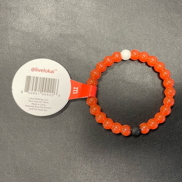 Save the children Lokai bracelet. Size Medium Wrist Circumference 6.5” - Picture 2 of 3